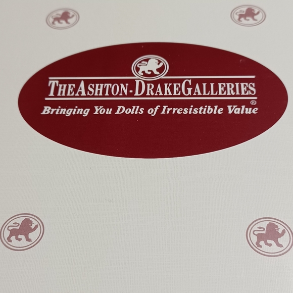 Ashton Drake Galleries Baby boy Charlie NWT smells like powder never out of box - Picture 8 of 13